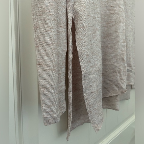 Wilfred Lightweight V Neck Lightweight Sweater - Picture 4 of 4